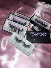 Load image into Gallery viewer, MAJESTY Lashes 👑
