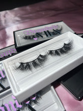 Load image into Gallery viewer, BELLA Lashes🌸
