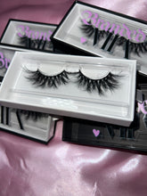 Load image into Gallery viewer, ROYAL Lashes👑
