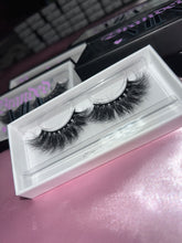Load image into Gallery viewer, BABY DOLL Lashes 🍭
