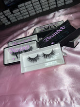 Load image into Gallery viewer, BADDIE Lashes❤️
