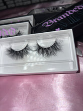 Load image into Gallery viewer, BADDIE Lashes❤️
