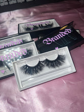 Load image into Gallery viewer, MIA Lashes🦋
