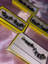 Load image into Gallery viewer, Sunflower Lashes 🌻
